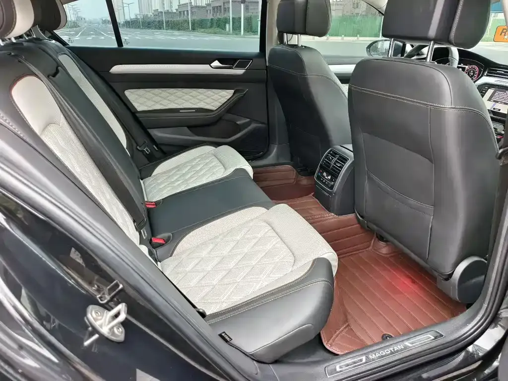 Volkswagen Magotan 2023 из CN, фото 6