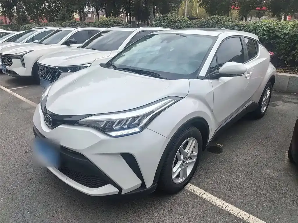Toyota C-HR — фото 1