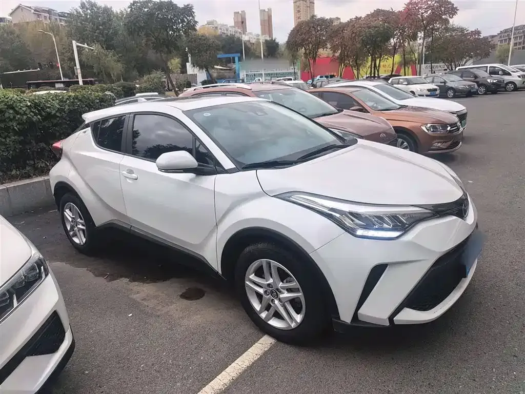 Toyota C-HR — фото 4