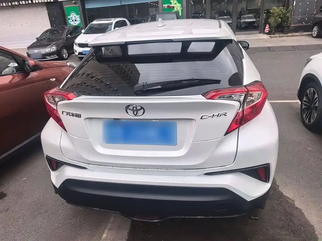 Toyota C-HR — фото 6