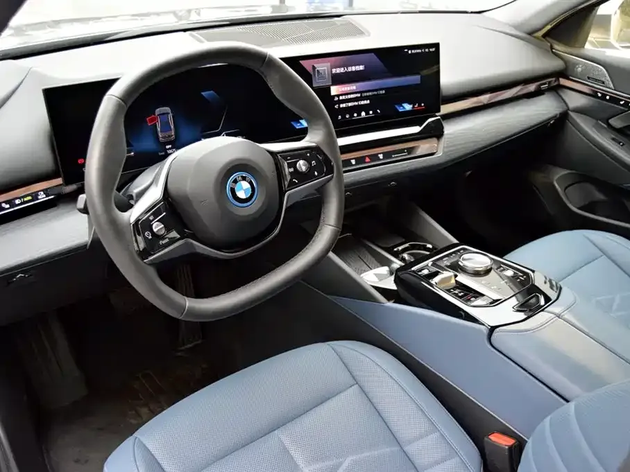 BMW i5 — фото 10