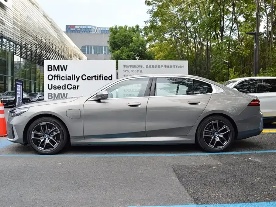 BMW i5 — фото 4
