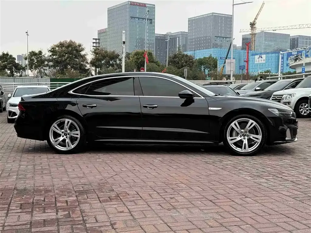 Audi A7L 2023 из CN, фото 4