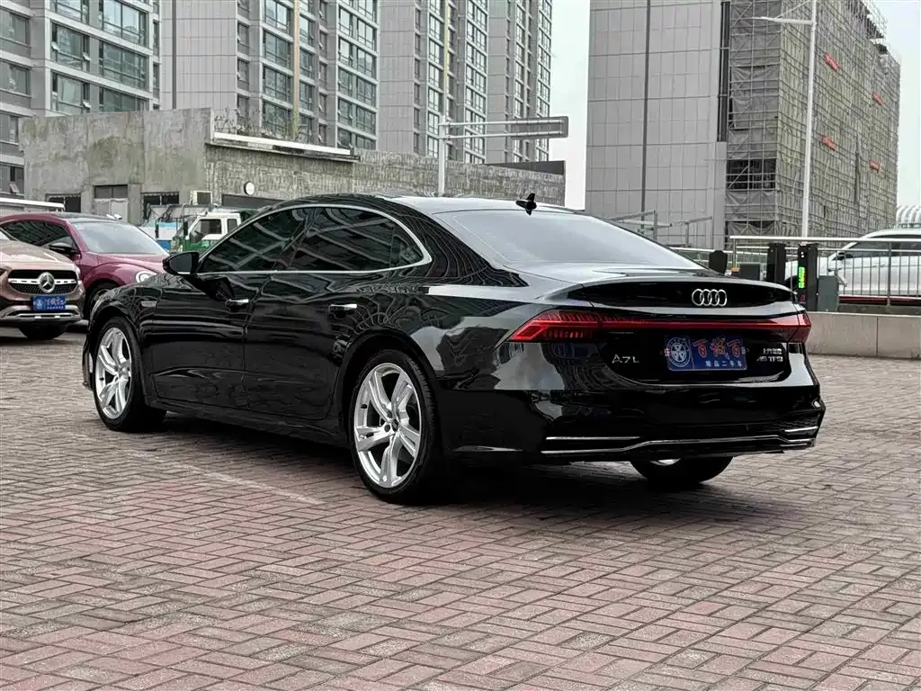 Audi A7L 2023 из CN, фото 7