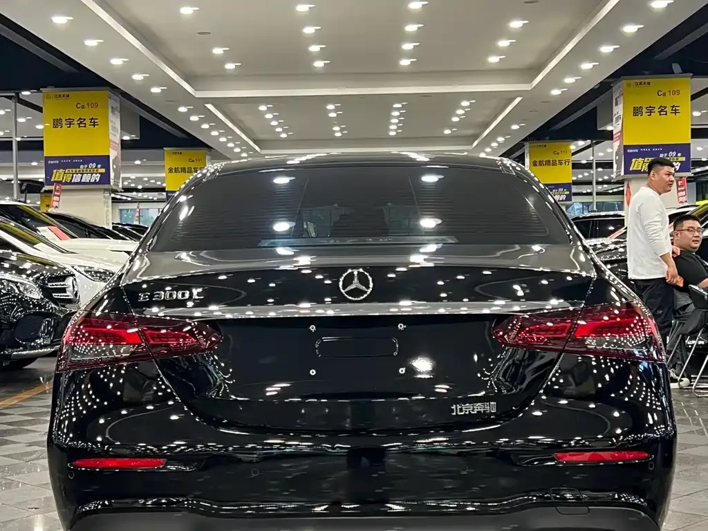 Mercedes-Benz E-Class — фото 8