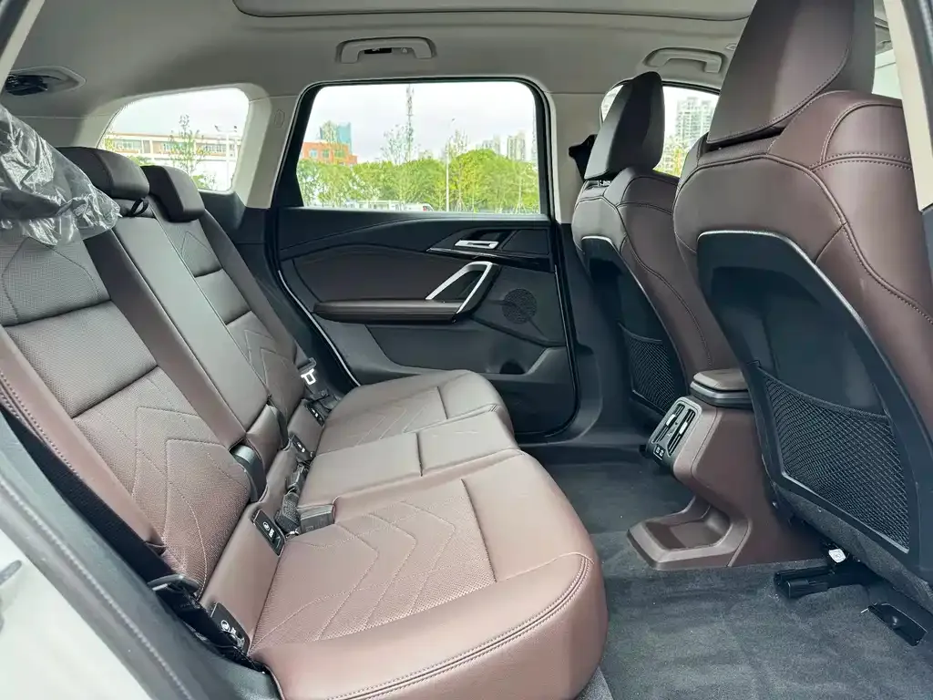 BMW iX1 2024 из CN, фото 10