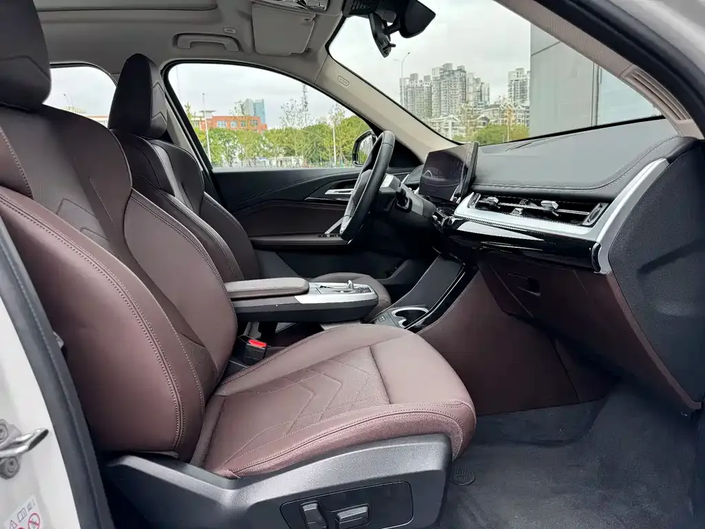BMW iX1 2024 из CN, фото 9