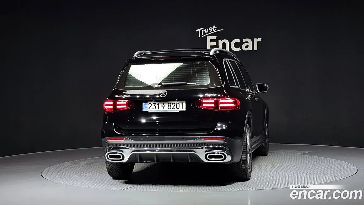 Mercedes-Benz GLB-Class — фото 4