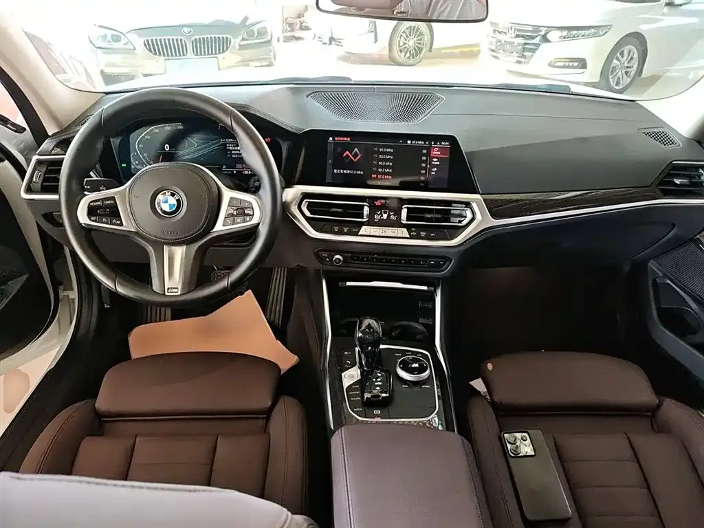 BMW 3 Series 2021 из CN, фото 10