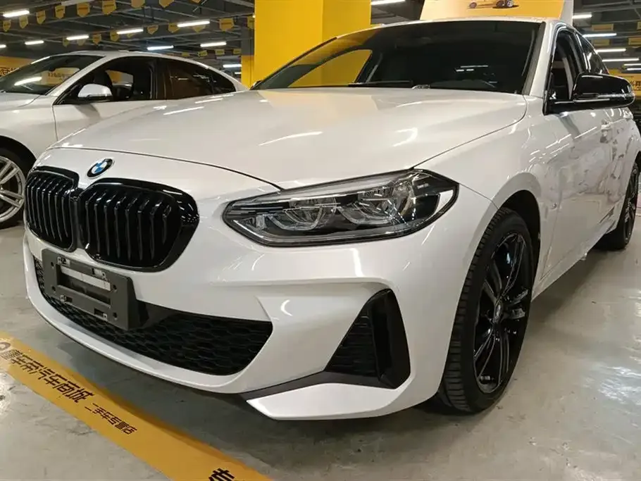 BMW 1 Series 2021 из CN, фото 1