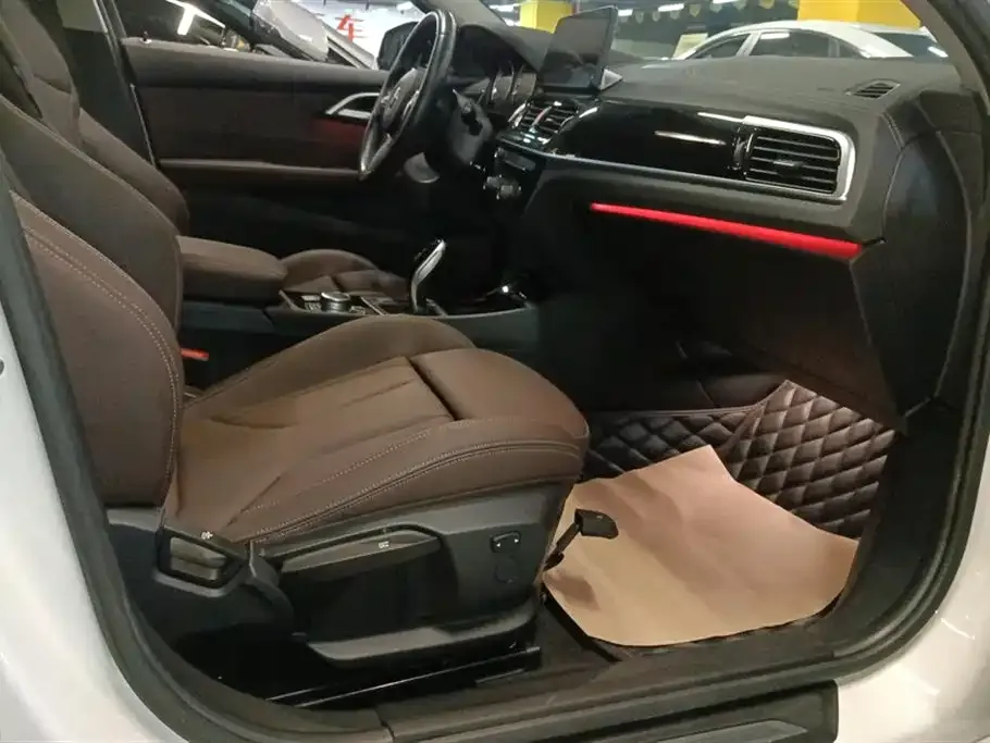 BMW 1 Series 2021 из CN, фото 8