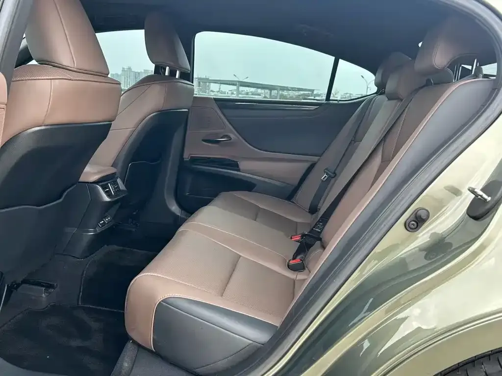 Lexus ES 2023 из CN, фото 9