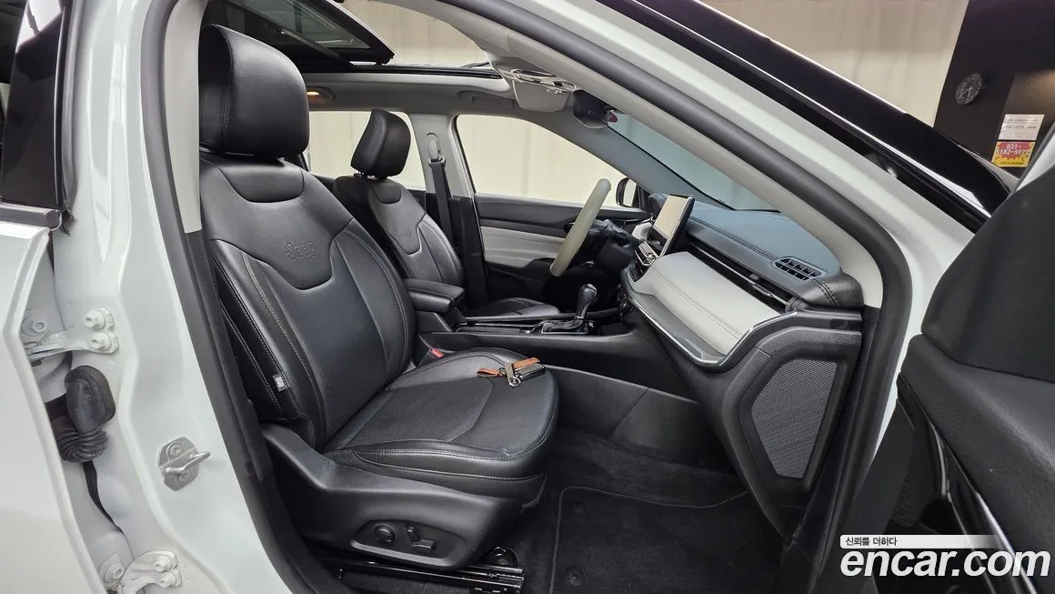 Jeep Compass 2022 из KR, фото 10