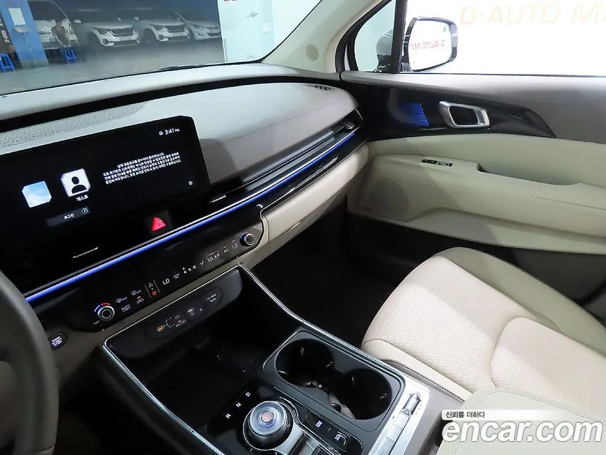 Kia Carnival — фото 10