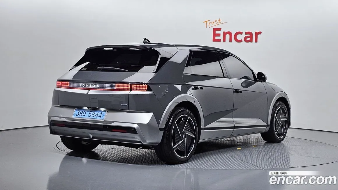 Hyundai Ioniq5 — фото 2