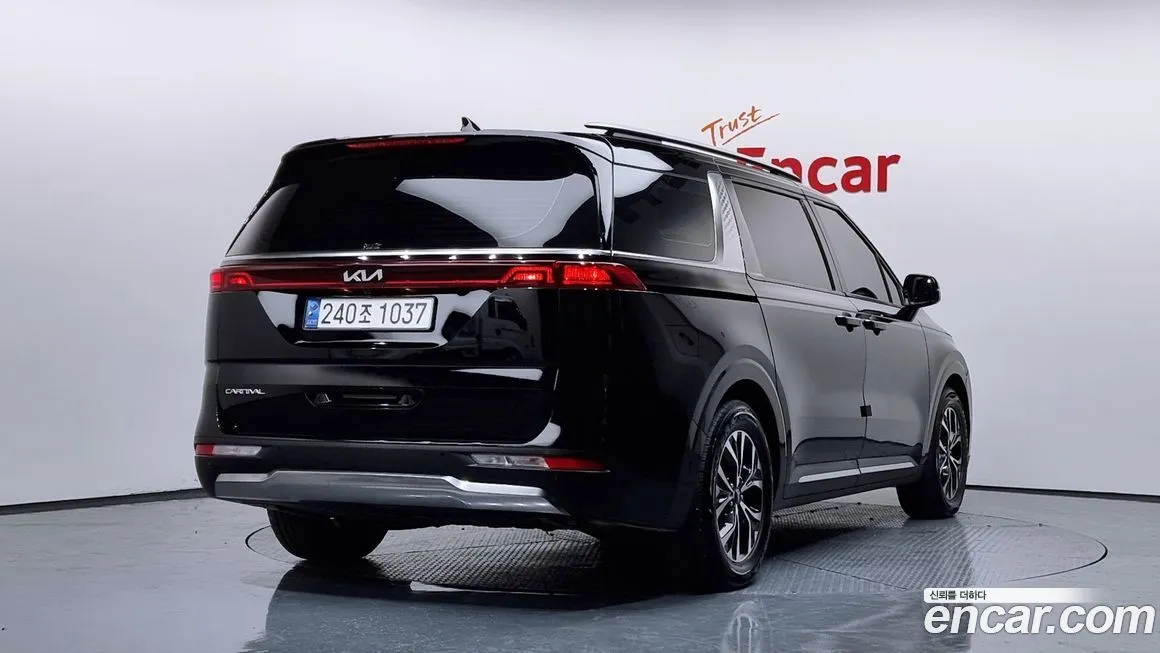 Kia Carnival — фото 2