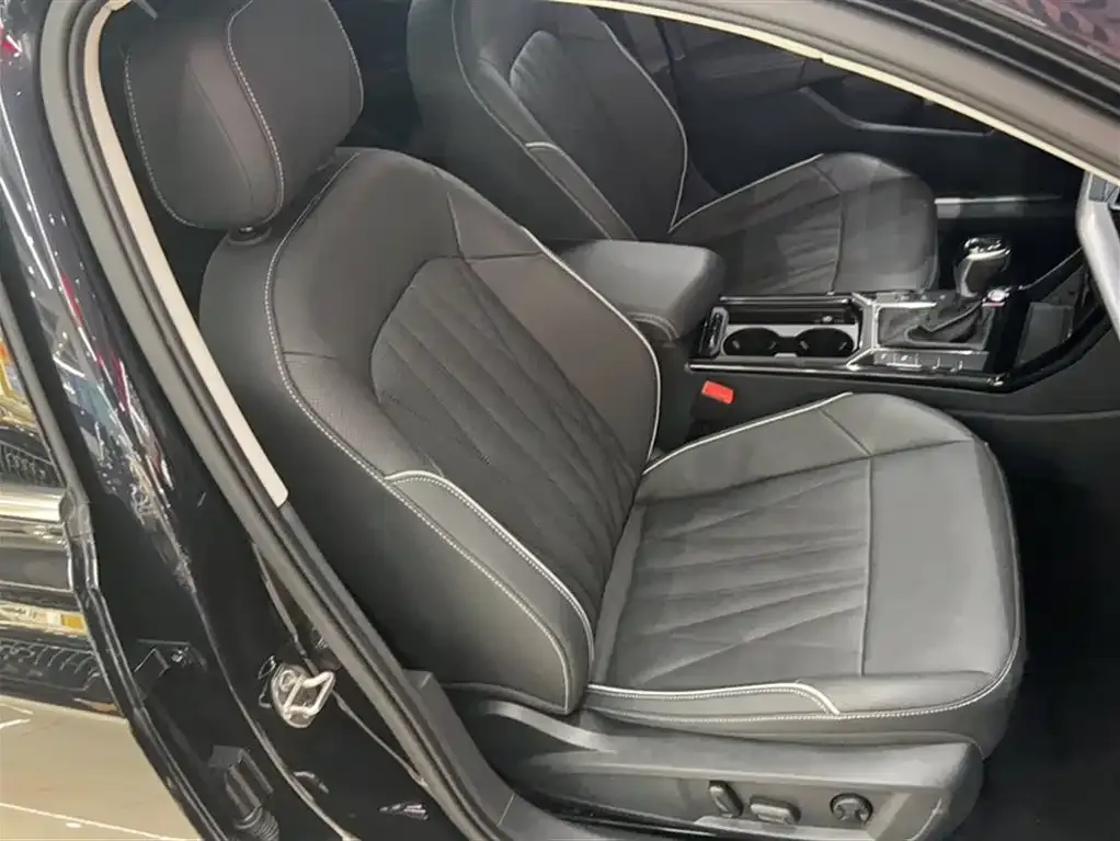Volkswagen Passat 2022 из CN, фото 3