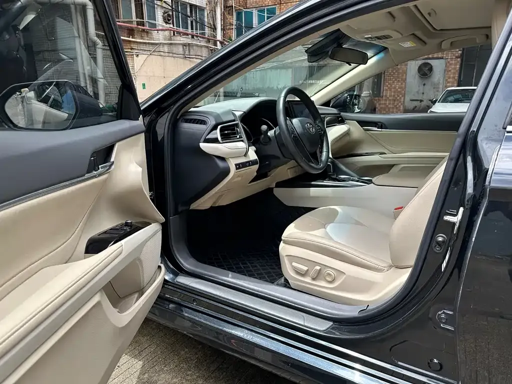Toyota Camry 2021 из CN, фото 4