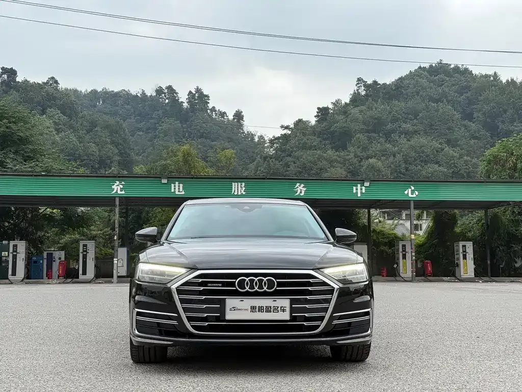 Audi A8 2021 из CN, фото 2