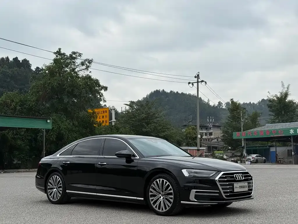 Audi A8 2021 из CN, фото 3