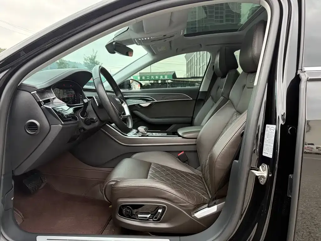 Audi A8 2021 из CN, фото 4