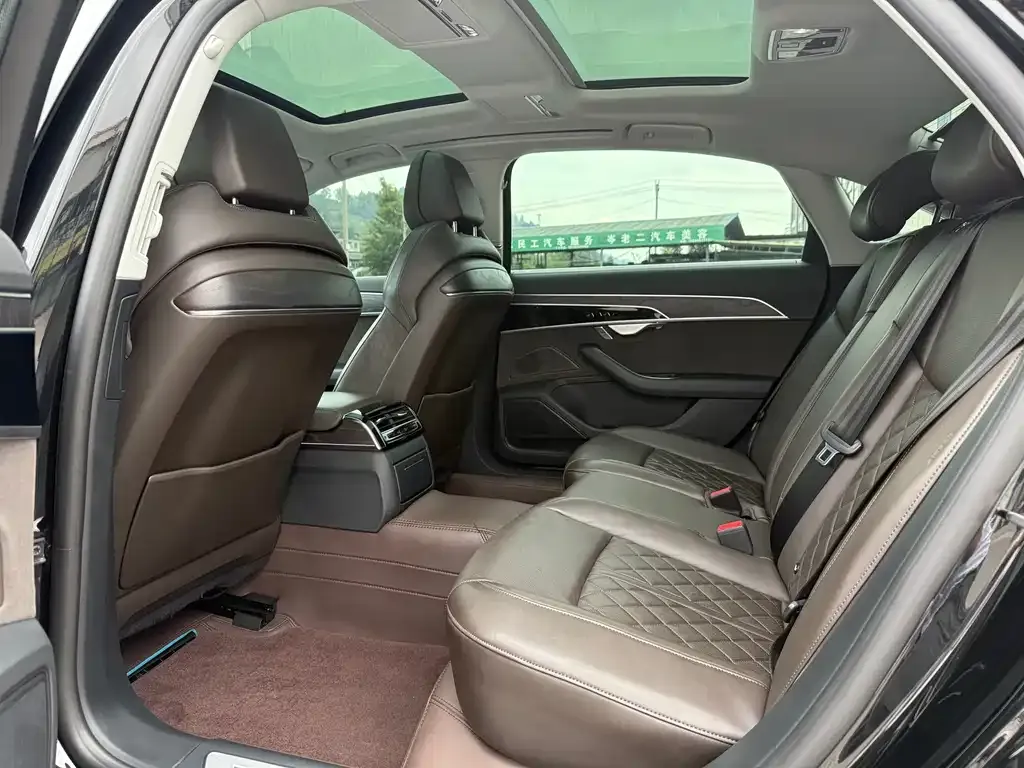 Audi A8 2021 из CN, фото 5