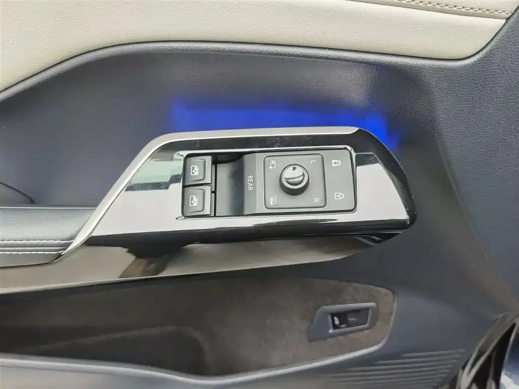 [object Object] ID.6 Crozz 2023 из CN, фото 9