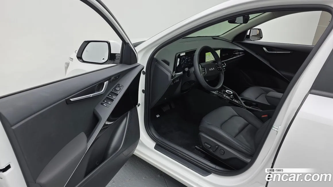 Kia Niro — фото 10