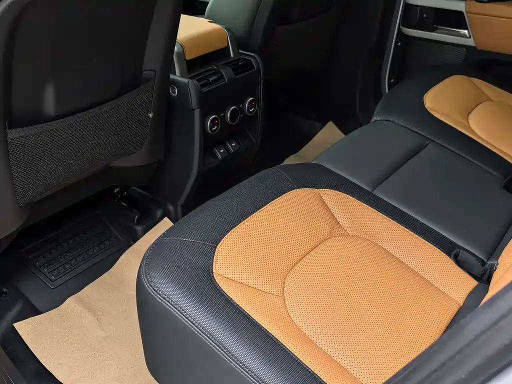 Land Rover Defender — фото 6