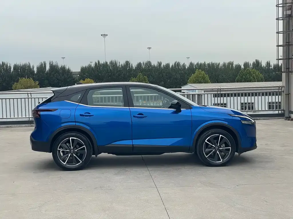 Nissan Qashqai — фото 7
