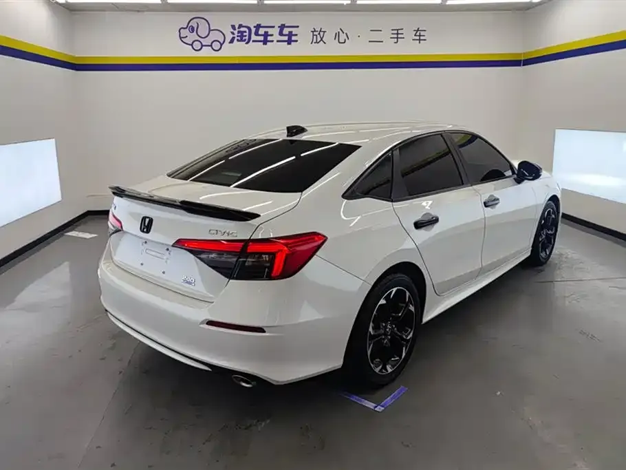 Honda Civic — фото 3