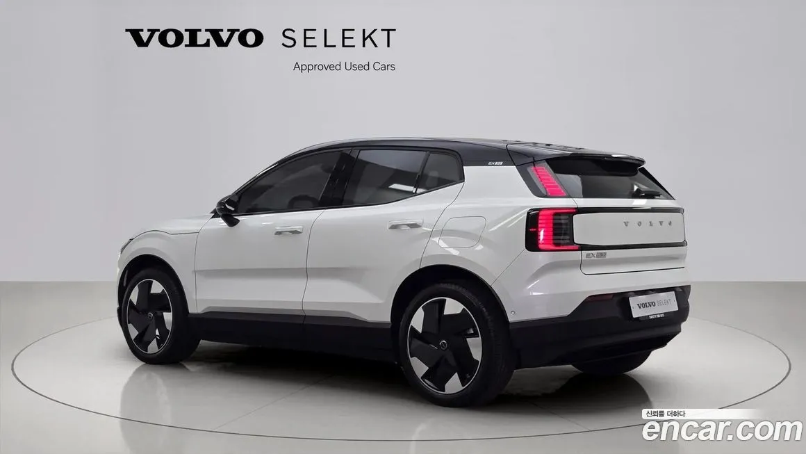 Volvo EX30 2024 из KR, фото 2