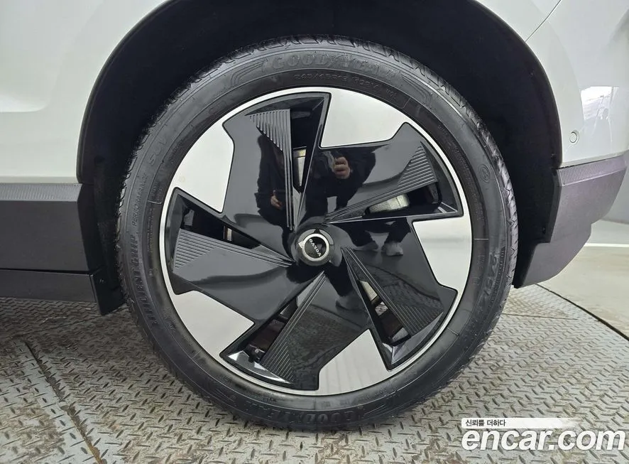 Volvo EX30 2024 из KR, фото 5