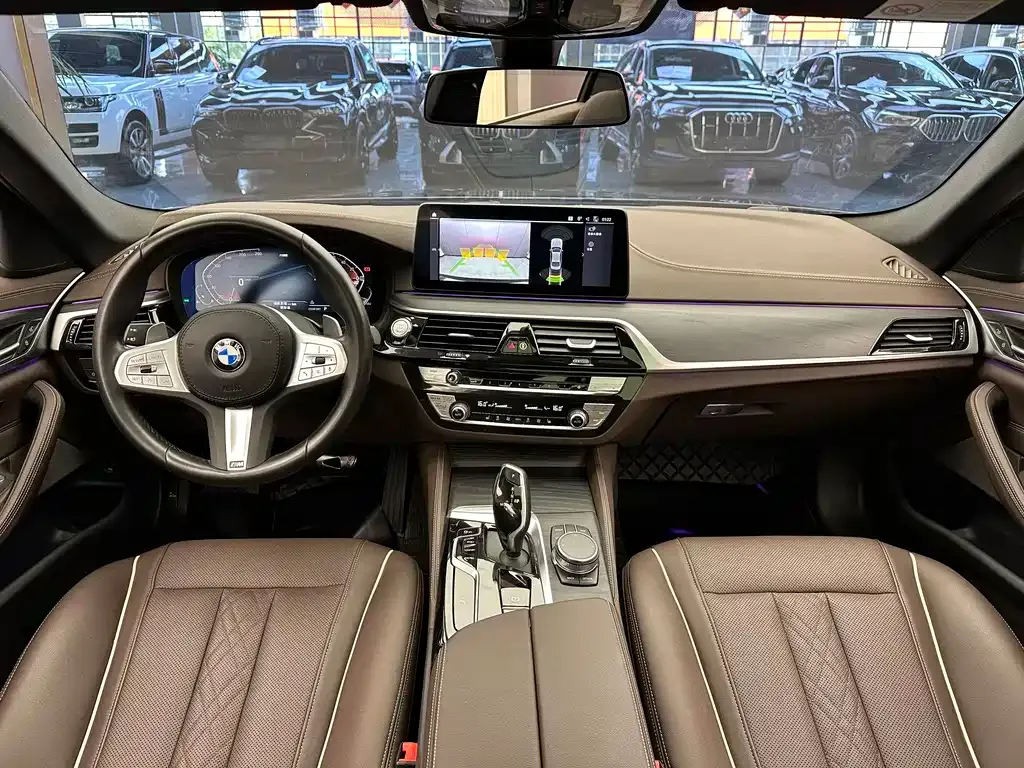 BMW 5 Series — фото 4