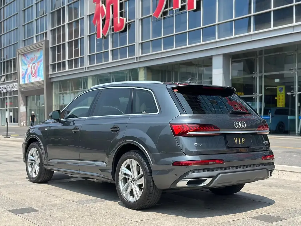 Audi Q7 — фото 5