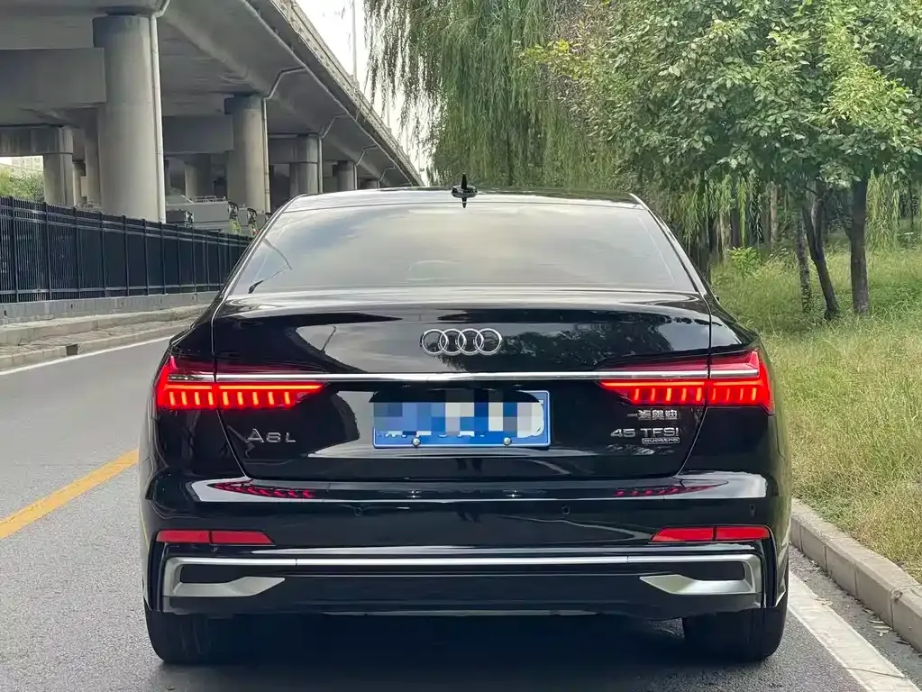 Audi A6L — фото 5