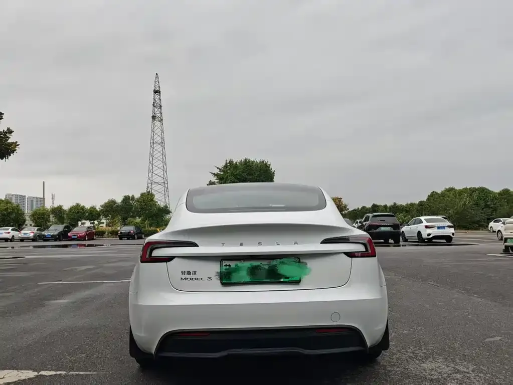 Tesla Model 3 — фото 6
