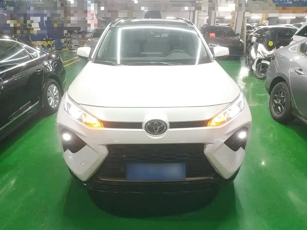 Toyota Wildlander 2024 из CN, фото 3