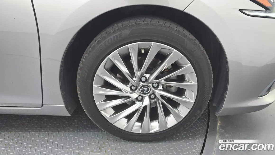 Lexus ES 2023 из KR, фото 5
