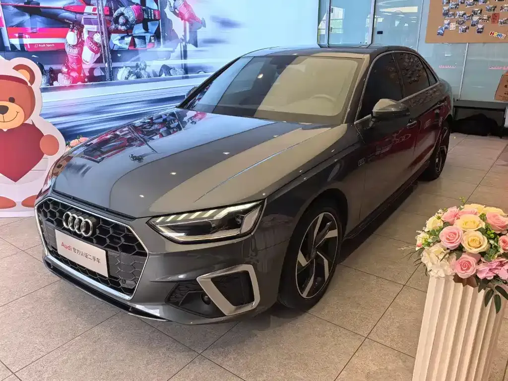 Audi A4L 2022 из CN, фото 1