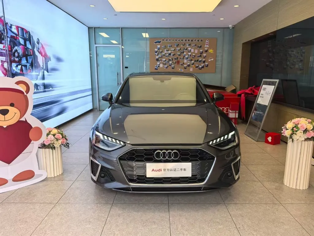 Audi A4L 2022 из CN, фото 2