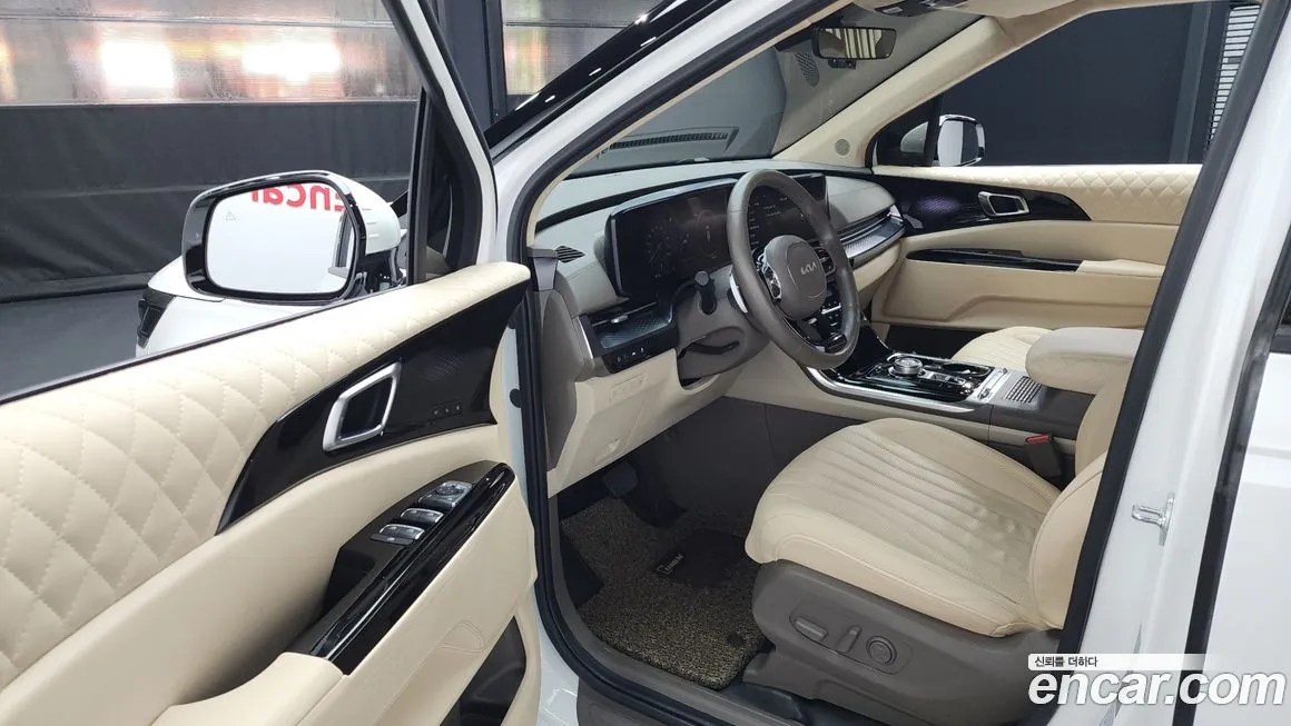 Kia Carnival — фото 10