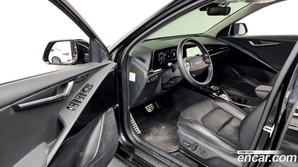 Kia Niro — фото 10