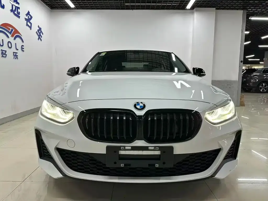 BMW 1 Series 2021 из CN, фото 2