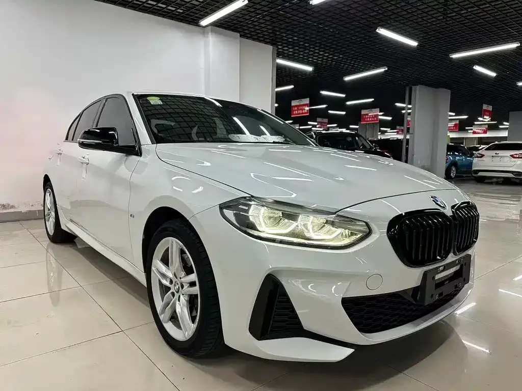 BMW 1 Series 2021 из CN, фото 3