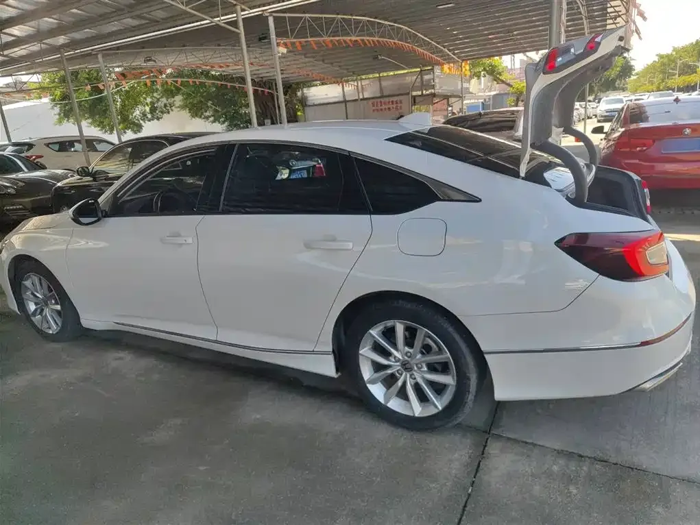 Honda Accord — фото 5