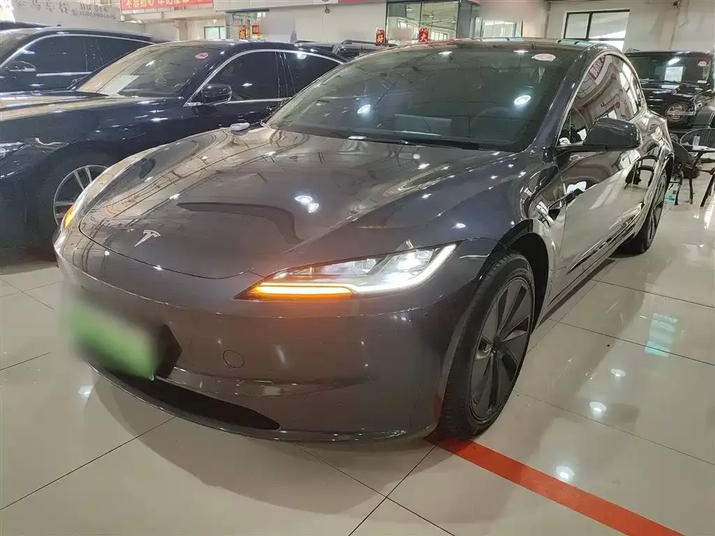 Tesla Model 3 — фото 2