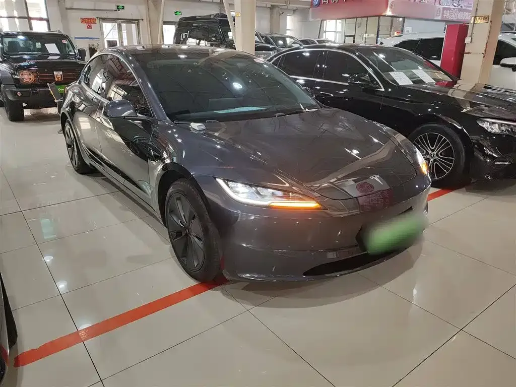 Tesla Model 3 — фото 3
