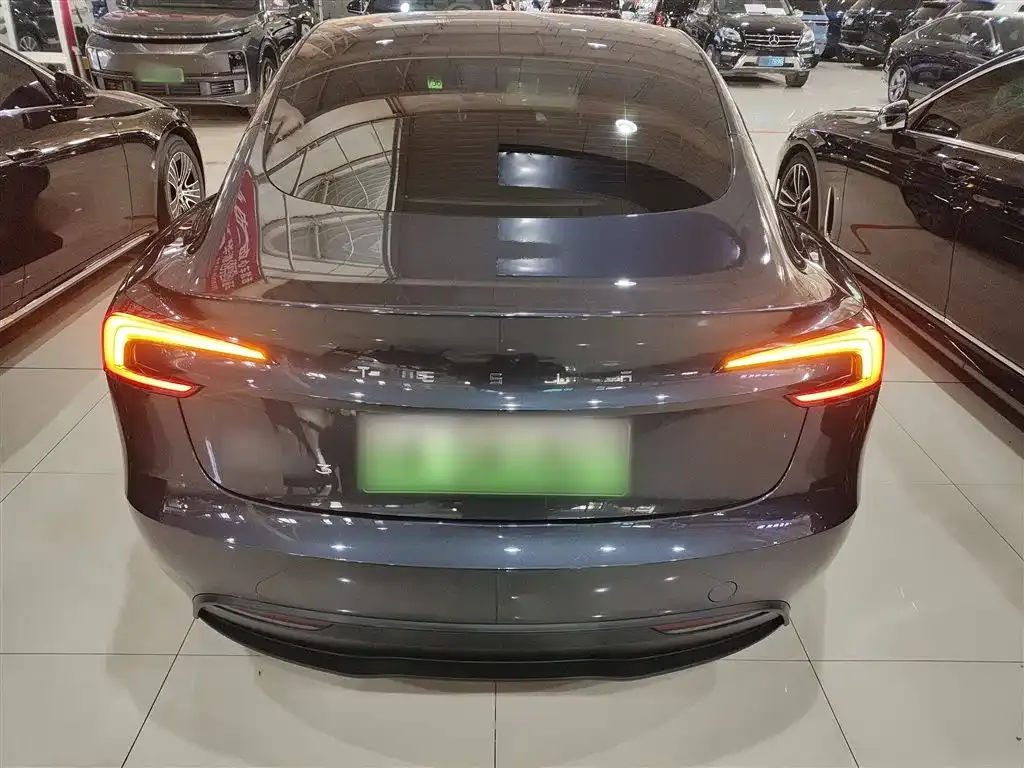 Tesla Model 3 — фото 5