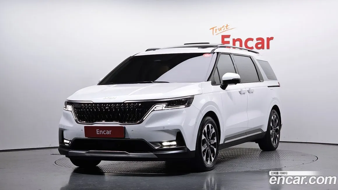 Kia Carnival — фото 1